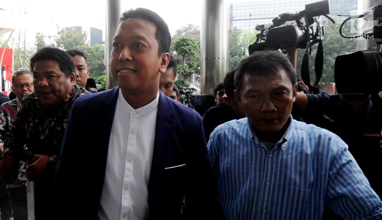 Ketua Umum PPP M Romahurmuziy memenuhi panggilan pemeriksaan penyidik KPK, Jakarta, Kamis (23/8). Romahurmuziy dipanggil untuk dimintai keterangan dalam kasus dugaan suap usulan dana perimbangan daerah dalam RAPBN-P 2018. (Merdeka.com/Dwi Narwoko)