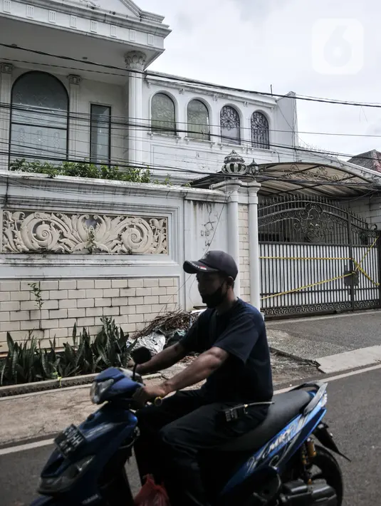 Para pelaku diduga melakukan penipuan menggunakan media elektronik jaringan internasional atau illegal acces, serta menggunakan dokumen perjalanan visa yang tidak sah. (merdeka.com/Iqbal S Nugroho)