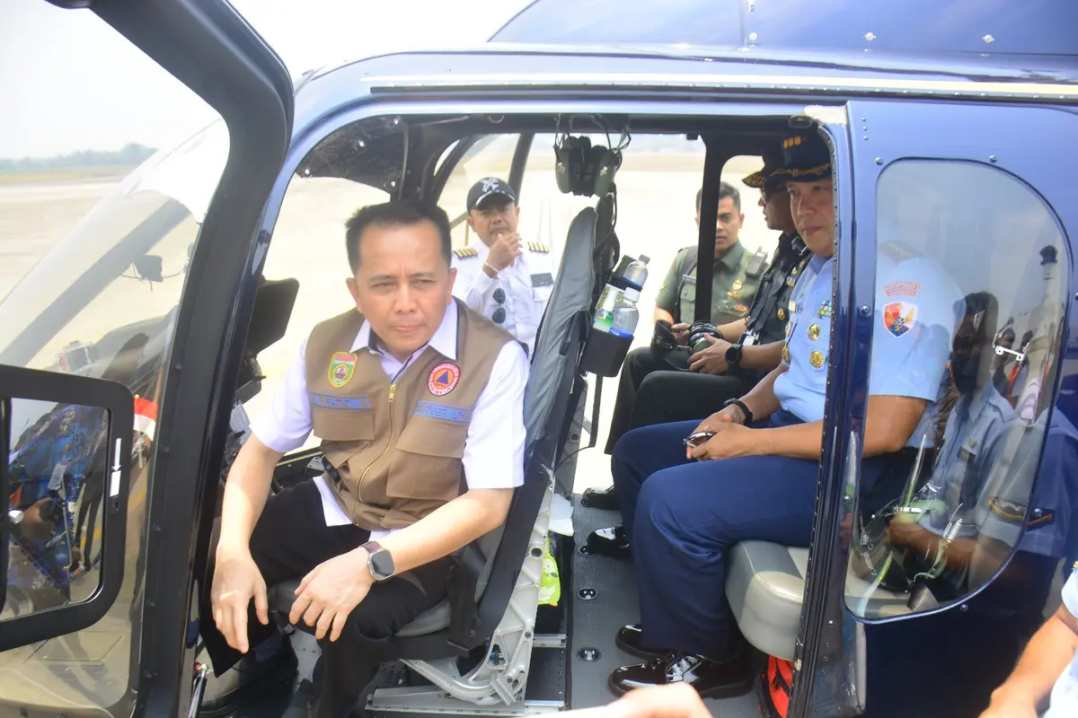 Agus Fatoni Tinjau Lokasi Karhutla dengan Helikopter