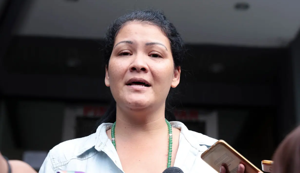 Melanie Subono berduka atas kepergian BJ Habibie. (Deki Prayoga/Bintang.com)