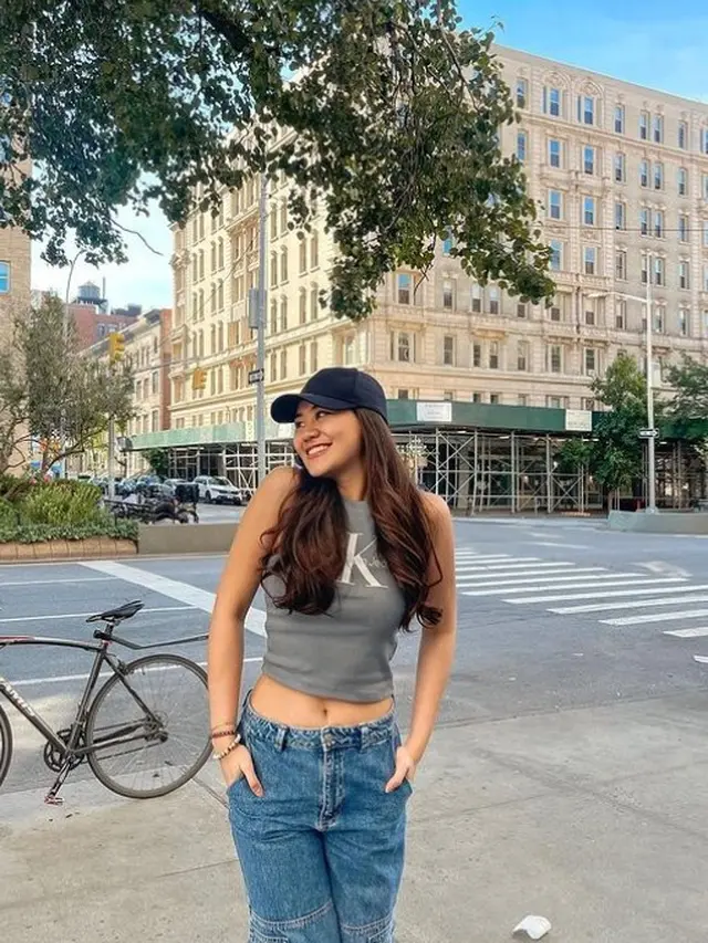 Aaliyah Massaid bertopi (Instagram/aaliyah.massaid)