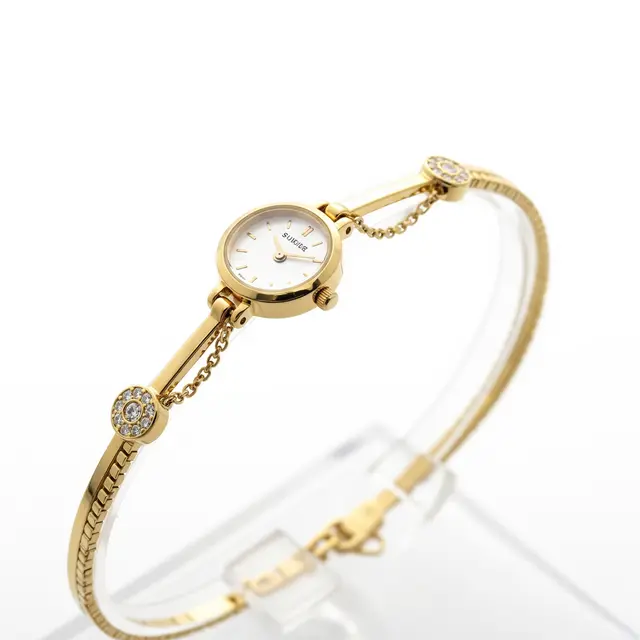 9 Model Gelang Emas Jam Tangan untuk Tangan Kurus, Tampil Elegan