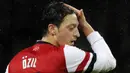 2. Mesut Ozil, teka-teki masa depan bintang Jerman ini di Arsenal akhirnya terjawab. Diberitakan Daily Mirror, mantan gelandang Real Madrid ini akan segera mendapatkan kontrak baru berdurasi lima tahun bersama The Gunners. (EPA/Facundo Arrizabalaga)