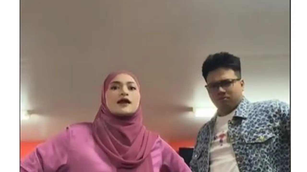 Kerap Dijodohkan, Ini 6 Potret Kedekatan Nathalie Holscher dan Frans Faisal