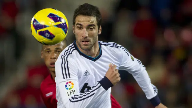 FOTO: 5 Pemain Amerika Selatan Pencetak Gol Terbanyak di Real Madrid - Gonzalo Higuain
