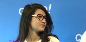 Pevita Pearce memiliki hobi yang berbeda dari wanita lainnya. Sudah dua minggu terakhir ini, Pevita asyik bermain futsal bersama teman-teman kantornya. Bahkan kulit mulusnya sempat lecet akibat bermain futsal.