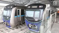 Dua kereta MRT berada di stasiun Lebak bulus Jakarta. (Liputan6.com/Angga Yuniar)