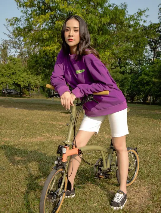 Lebih lanjut Deddy menanggapi kalau Anya Geraldine mengidap suatu penyakit tentang seseorang yang tidak bisa sendiri. Tak menampik, ternyata Anya pun mengetahui hal tersebut. (Instagram/anyageraldine)