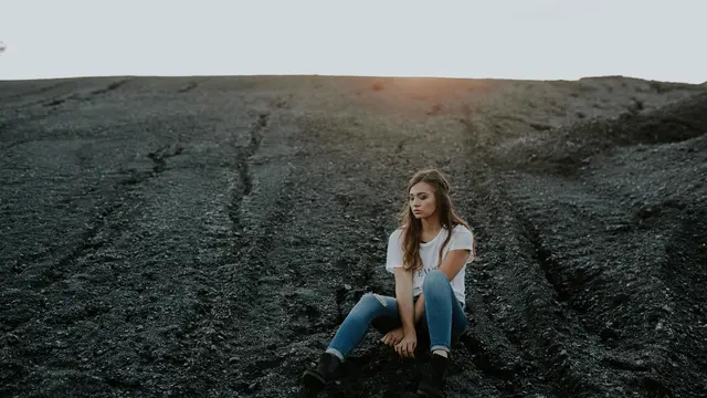 [Bintang] Katanya 5 Zodiak Ini Paling Susah Dapat Pacar, Emang Iya?