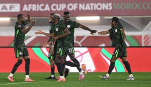 Nigeria berhasil meraih kemenangan besar dalam laga 16 besar Piala Afrika 2025 saat bertemu dengan Mozambik, Senin (05/01/2025) waktu setempat. (AFP/Sebastien Bozon)