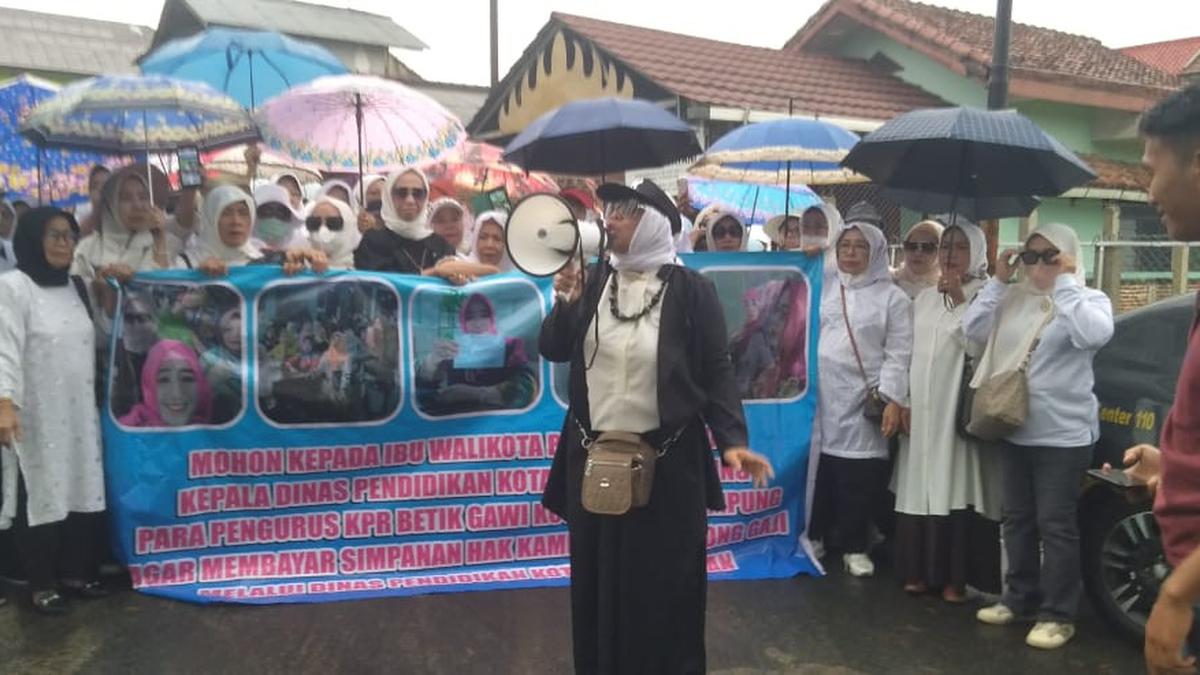 Ratusan Pensiunan Guru Geruduk Kantor Disdikbud Bandar Lampung Berita Viral Hari Ini Jumat 20 September 2024