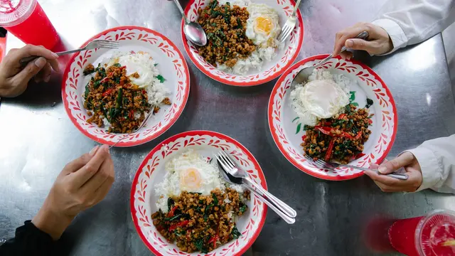 Ciri Orang yang Selalu Memesan Menu yang Sama di Restoran