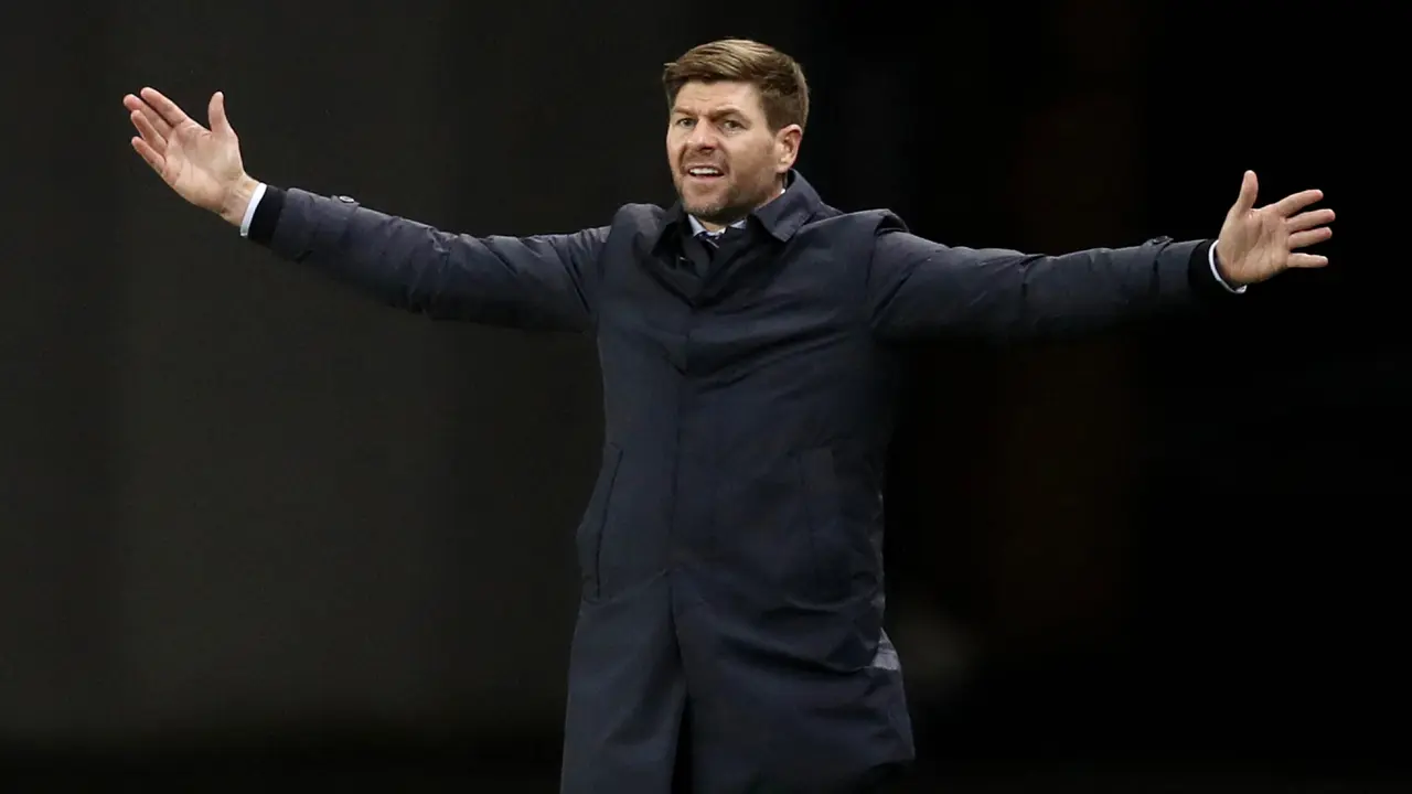 FOTO: Steven Gerrard Legenda Liverpool yang Bersinar Bersama Glasgow Rangers