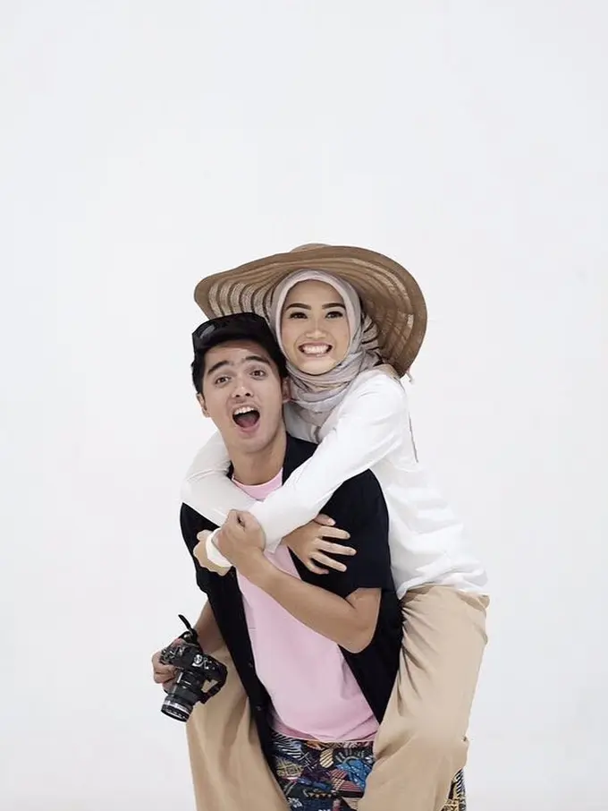 [Bintang] Pacaran Tak Lama, 8 Pasangan Artis Indonesia Ini Memutuskan Menikah