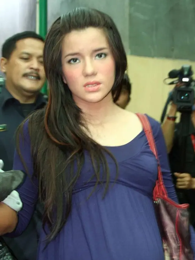 7 Potret Sheila Marcia Saat Hamil dari Anak Pertama Hingga Kelima, Kini Dipuji Makin Bersinar