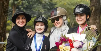 Dalam ajang Turnamen Olahraga Selebriti Indonesia (TOSI) Season 3, pesona para selebriti berhijab seperti Zaskia Sungkar, Shireen Sungkar, dan Melody eks JKT48 menjadi sorotan utama.  [Dok/zaskiasungkar15]