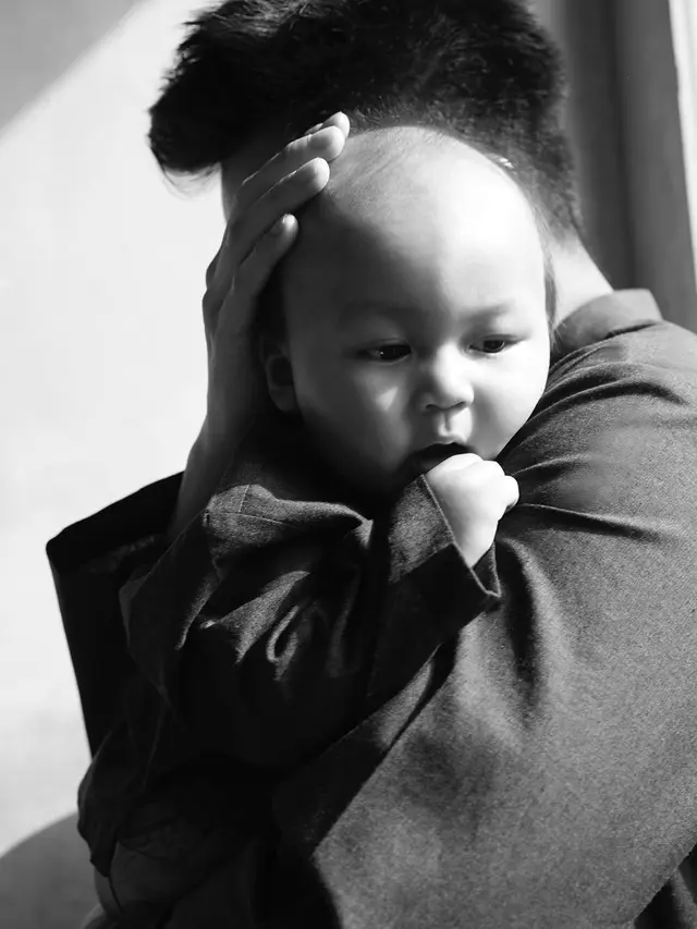 7 Gaya Pemotretan Keluarga Kecil Baim Wong, Pose Kiano Jadi Sorotan