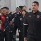 Menteri Pemuda dan Olahraga Dito Ariotedjo, Ketua Olimpiade Indonesia Raja Sapta Oktohari, serta Chef de Mission (CDM) Kontingen Indonesia untuk Olimpiade Paris 2024 Anindya Bakrie hadir dalam upacara pengukuhan kontingen Indonesia Olimpiade Paris 2024. (Liputan6.com/Herman Zakharia)