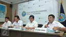 BNN merilis pengungkapan kasus penjebakan narkoba di ruang kerja Bupati Bengkulu Selatan Dirwan Mahmud, di Kantor BNN, Jakarta, Kamis (23/2). BNN dan BNNP Bengkulu mengamankan 7 tersangka dari pengungkapan kasus itu (Liputan6.com/Yoppy Renato)