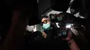 Musisi sekaligus aktor, Onadio Leonardo atau akrab disapa Onad, saat tiba di Polres Jakarta Barat pada Senin (3/11/2025). Dari hasil pemeriksaan, polisi mengungkap Onad positif mengonsumsi narkoba jenis ganja dan ekstasi. (Kapanlagi.com/Budy Santoso)