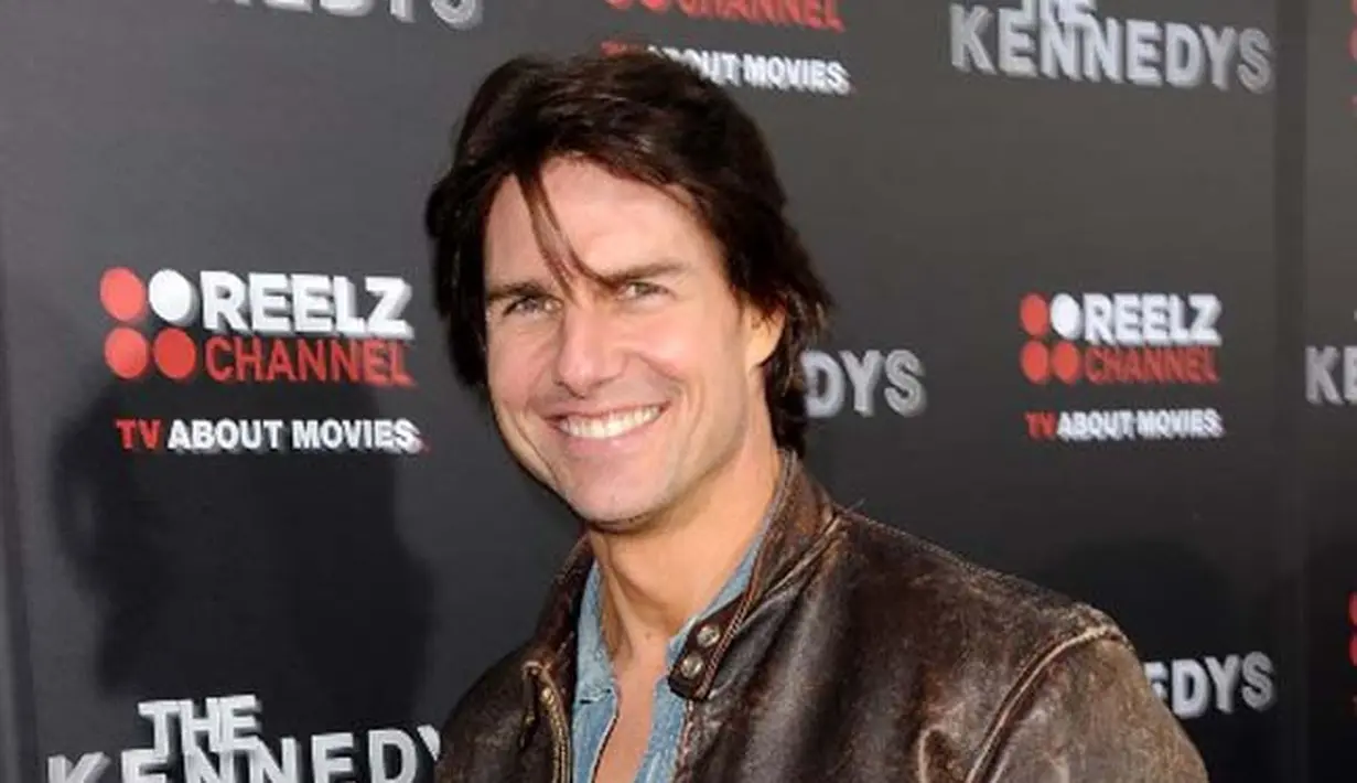 Cibiran ternyata juga datang pada seseorang yang berwajah tampan seperti Tom Cruise. Namun kali ini cibiran datang dari mantan teman Tom saat dulu yang bernama Leah Remini. Ia bercerita soal siapa Tom sebenarnya. (AFP/Jason Merritt)