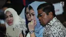 Istri Setya Novanto, Deisti Astriani Tagor (kedua kanan) saat mengikuti sidang lanjutan dugaan korupsi E-KTP di Pengadilan Tipikor, Jakarta, Kamis (28/12). Sidang mendengar tanggapan eksepsi dakwaan oleh JPU. (Liputan6.com/Helmi Fithriansyah)