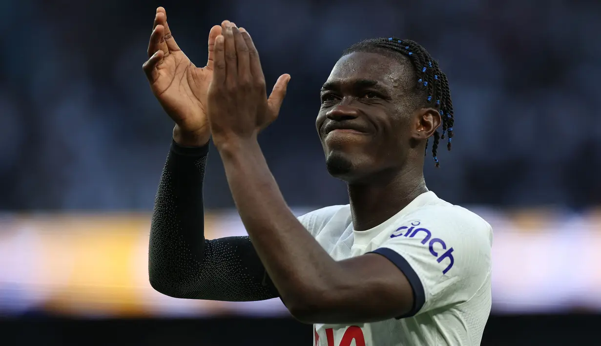 Mali menjelma menjadi kekuatan baru sepak bola di Benua Afrika dalam beberapa tahun terakhir. Memiliki kekuatan fisik yang menonjol, beberapa pemainnya bahkan mampu berkompetisi dan jadi andalan di liga-liga top Eropa. Seperti musim 2023/2024, tercatat ada 5 pemain asal Mali yang bermain di Premier League Liga Inggris dengan membela lima klub berbeda. Siapa saja? Ini Dia daftar kelimanya. (AFP/Peter Powell)