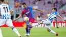 Barcelona memulai pertandingan dengan baik. Serangan demi serangan dilancarkan Blaugrana ke jantung pertahanan Sociedad. (Foto: AP/Joan Monfort)