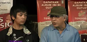 Beberapa single Iwan Fals yang terpilih dalam album ‘Satu’ telah dipilih melalui riset. Selain itu, istri dari Iwan pun ikut memilih lagu yang akan masuk ke dalam album berkonsep Bhinneka Tunggal Ika ini.