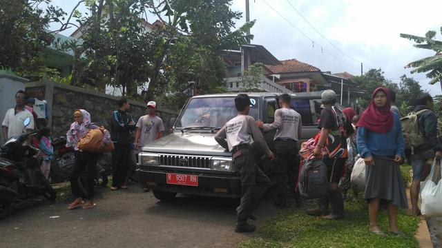 Jatuh Bangun Tim Dokter Cilacap Selamatkan Korban Longsor Brebes