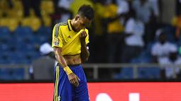 Pierre Emerick Aubameyang - Bomber Arsenal ini gagal membawa negaranya ke putaran Final Piala Dunia 2022. Gabon hanya finis di posisi kedua Grup F Kualifikasi Piala Dunia zona CAF dengan mengemas tujuh poin dari hasil dua kemenangan, satu hasil imbang, dan tiga kekalahan. (AFP/Gabriel Bouys)