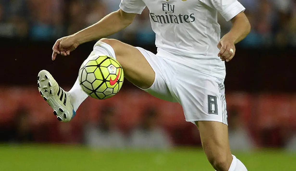 8. Toni Kroos, setelah Mesut Ozil dan Sami Khedira pergi dirinya menjadi pemain asal Jerman terakhir yang bertahan di Madrid. (AFP/Miguel Riopa) 
