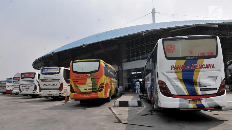 H-12 Idul Fitri, Pemudik Mulai Padati Terminal Pulo Gebang