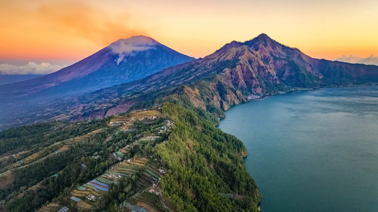 Ilustrasi Danau Batur
