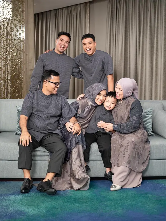 Fuji An bergamis dan berhijab (Instagram/fuji_an)