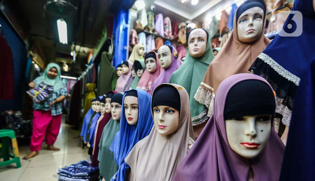 Penjualan baju muslim mulai mengalami peningkatan yang signifikan. (Liputan6.com/Angga Yuniar)