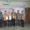 Jajaran FKS Group bersama PT Xurya Daya Indonesia menandatangani kerjasama pembangunan panel surya di salah satu kawasan industri Mojokerto, Jawa Timur. (Liputan6.com/Dicky Agung Prihanto)