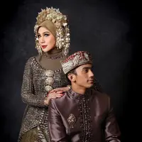Keluarga artis senior Marini Zumarnis kembali curi atensi dengan tampilan ala royal family [@marinizumarnisreal]