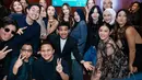 Deretan artis lainnya terlihat hadir di potret ini seperti Raffi Ahmad, Rizky Febian dan Mahalini, Lyodra, dan Kris Dayanti dengan outfit glam masing-masing.  [@raffinagita1717].