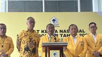 Ketua Umum Partai Golkar sekaligus Menteri Energi dan Sumber Daya Mineral (ESDM) Bahlil Lahadalia di Kantor DPP Partai Golkar, Jalan Anggrek Nelly, Jakarta Barat, Sabtu (8/2/2025). (Liputan6.com/Winda Nelfira)