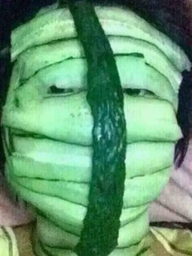 6 Potret Kocak Orang Saat Pakai Masker Wajah, Bikin Tak Habis Pikir