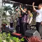 Enam hari jelang hari raya Idul Fitri, sebanyak 1.580 warga di wilayah Kabupaten Tangerang, sudah diberangkatkan secara serentak menuju kampung halaman, dalam mudik gratis angkutan lebaran 2024, Kamis (4/4/2024).