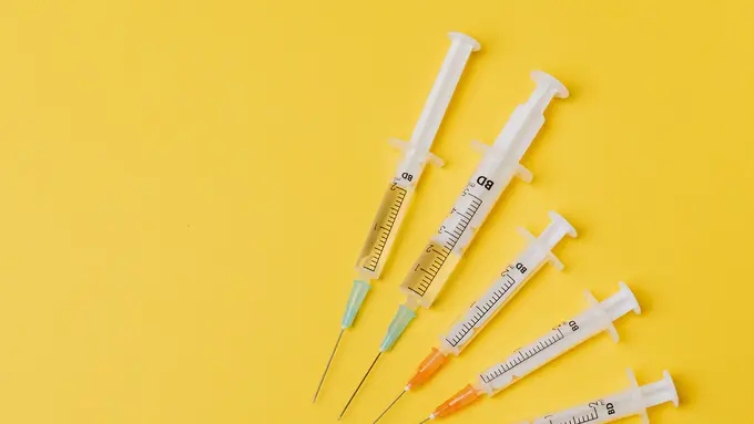 Vaksinasi Luar Negeri