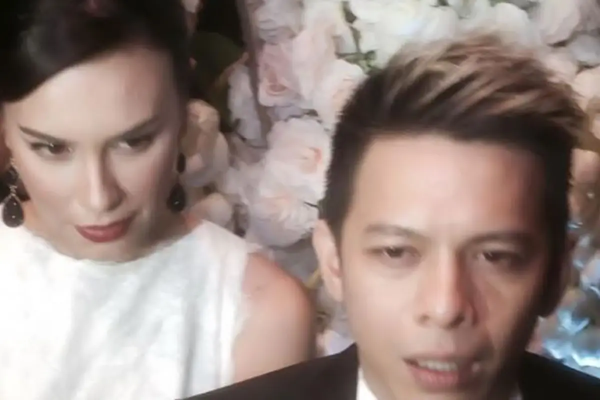 Ariel NOAH gandeng mesra Sophia Latjuba di pernikahan David-Gracia Indri