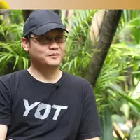 Billy Boen, CEO Young on Top sekaligus pengusaha Indonesia yang sukses ini sangat menginspirasi anak-anak muda untuk sukses dan berkarya. 