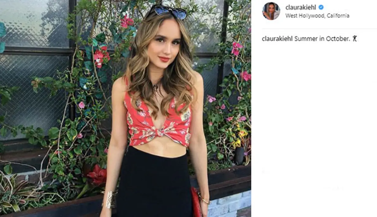 Cinta Laura punya bentuk tubuh yang diidam-idamkan oleh kaum hawa. Lantaran rajin olahraga dan menjaga pola makan, ia punya perut seksi yang berotot. (instagram.com/claurakiehl)