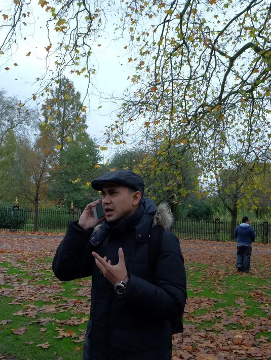 Walau sudah mengantungi izin, kru dan pemain tak boleh memancing terlalu banyak perhatian sehingga tak akan banyak orang yang berkumpul untuk menyaksikan jalannya shooting.  (Doc: Screenplay Film) 