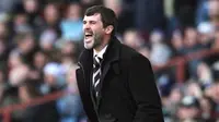 Sunderland&#039;s manager Roy Keane shouts at his players during Premiership game against Aston Villa on March 22, 2008 at Villa Park. AFP PHOTO/IAN KINGTON