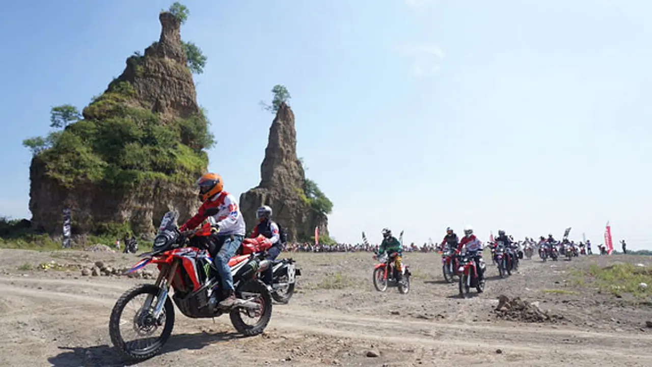 Keseruan Honda Adventure Days 2019 Melewati Destinasi Keren dan Menantang di Pulau Jawa