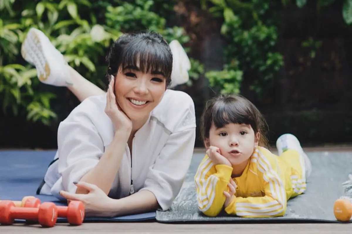 [Bintang] Serasi, Ini 8 Foto Kekompakan Gempi dan Gisella Anastasia